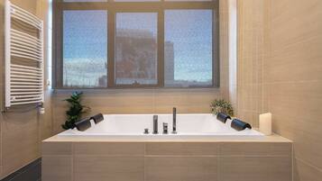 Suite | Banheiro | Produtos de toalete grátis, secador de cabelo, toalhas de banho