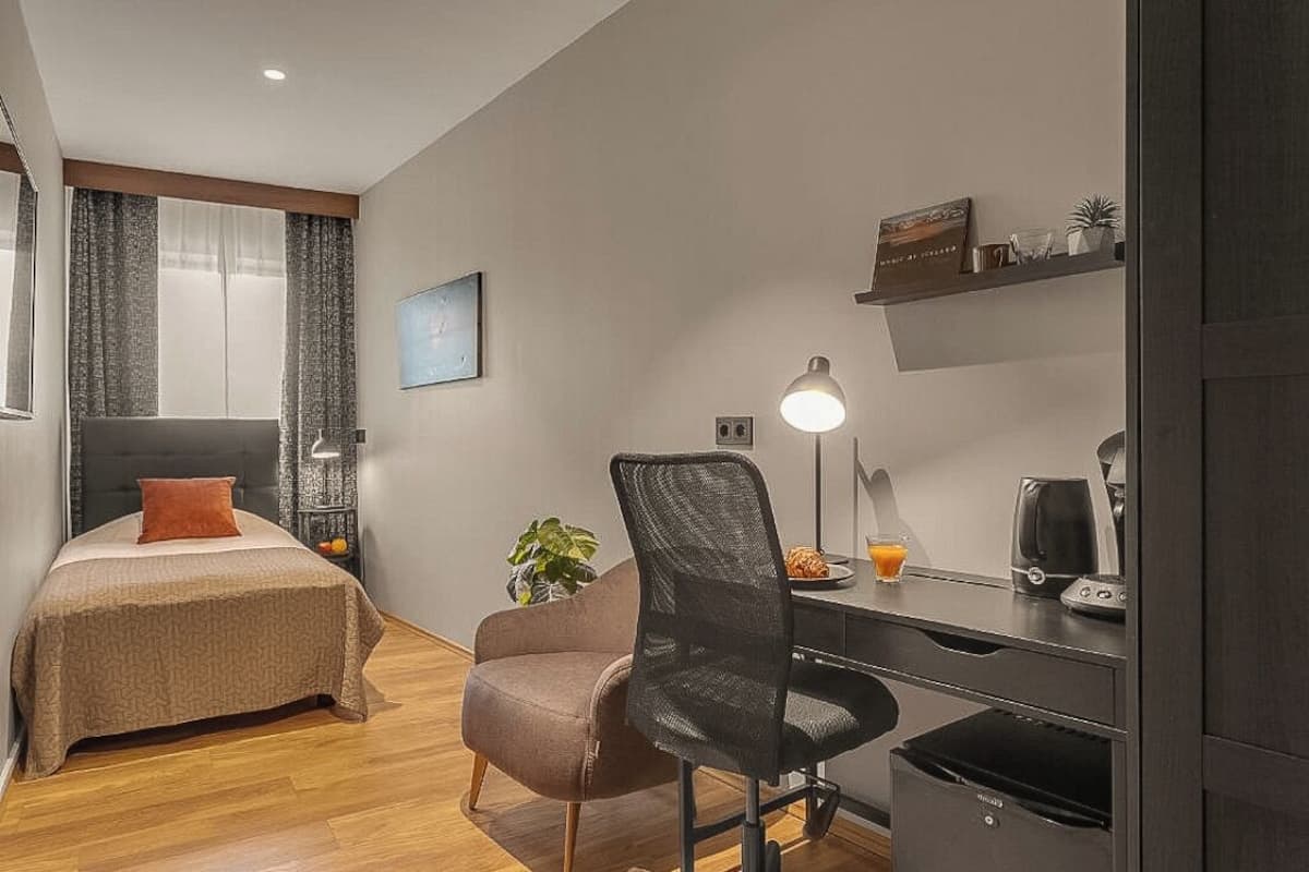 Einzelzimmer | 1 Schlafzimmer, individuell eingerichtet, Schreibtisch