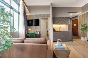 Suite | Individuell eingerichtet, Schreibtisch, schallisolierte Zimmer