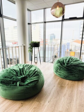 40-Zoll-LCD-Fernseher mit Satellitenempfang, Fernseher