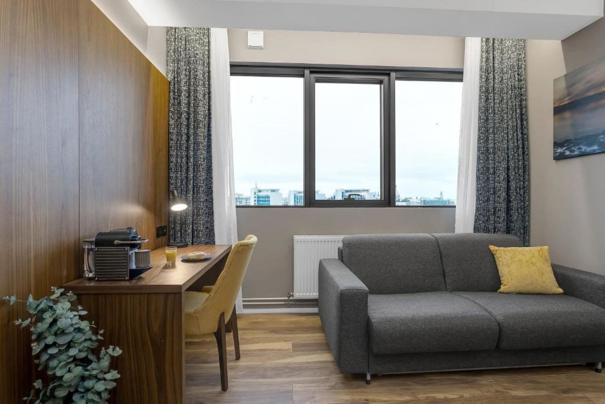 family room | 1 bedroom, individually furnished, desk, soundproofing