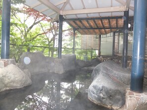 Outdoor spa tub - Kinugawa Park Hotels Park Cottage (Nikko)