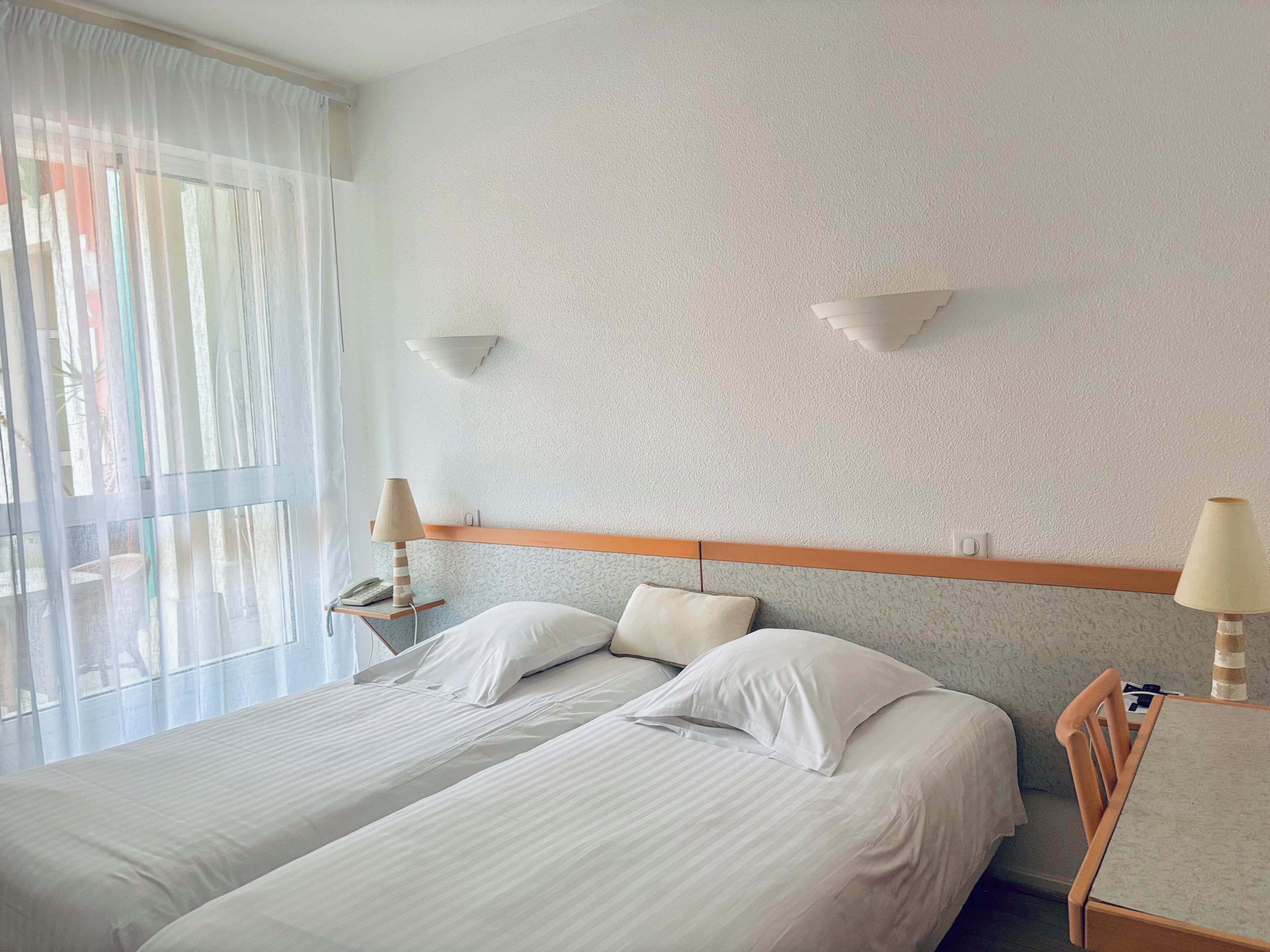 Twin Room, Patio