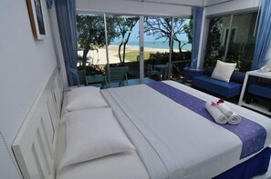 Minibar, desk, blackout drapes, free WiFi - Blue Sky Resort (Phetchaburi)