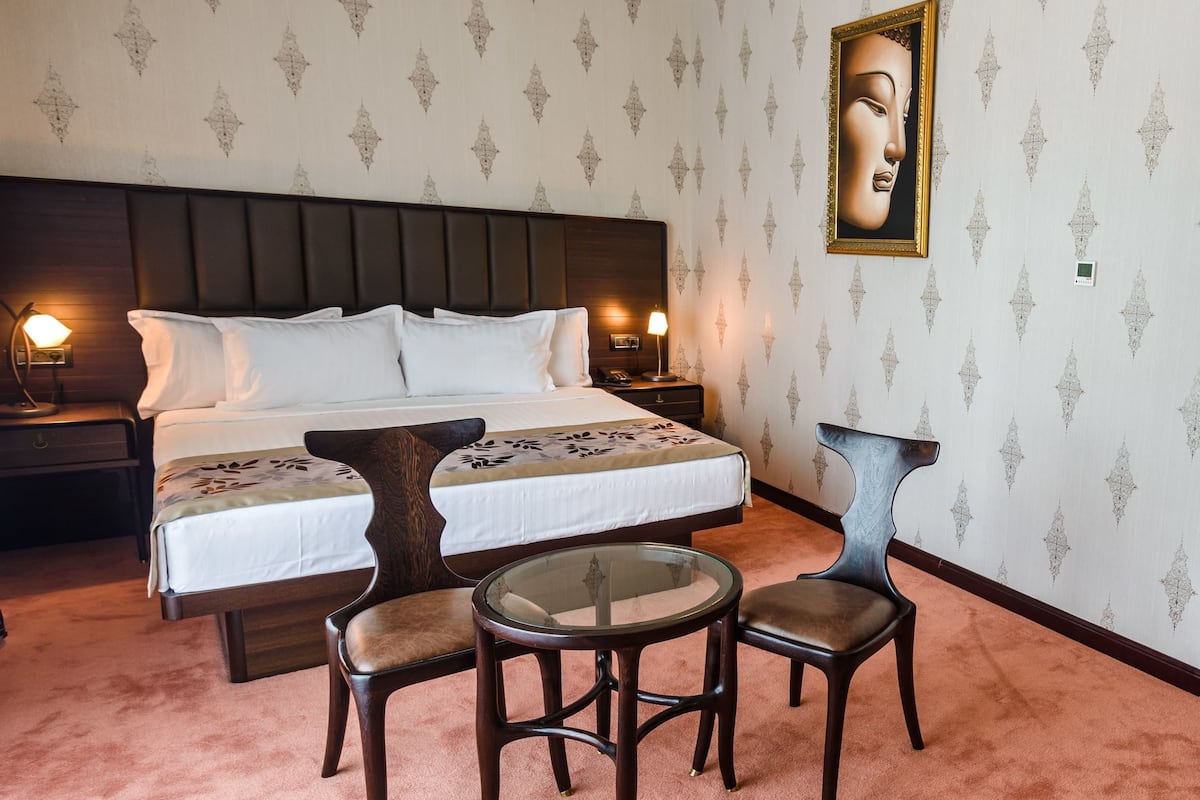 Deluxe Double Room | 1 bilik tidur, bar mini, peti besi dalam bilik, meja