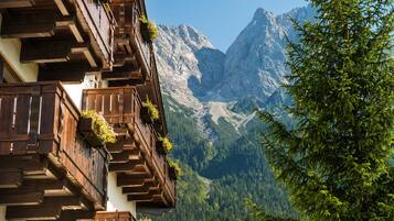 Façade de lâhĂ©bergement - soirĂ©e/nuit