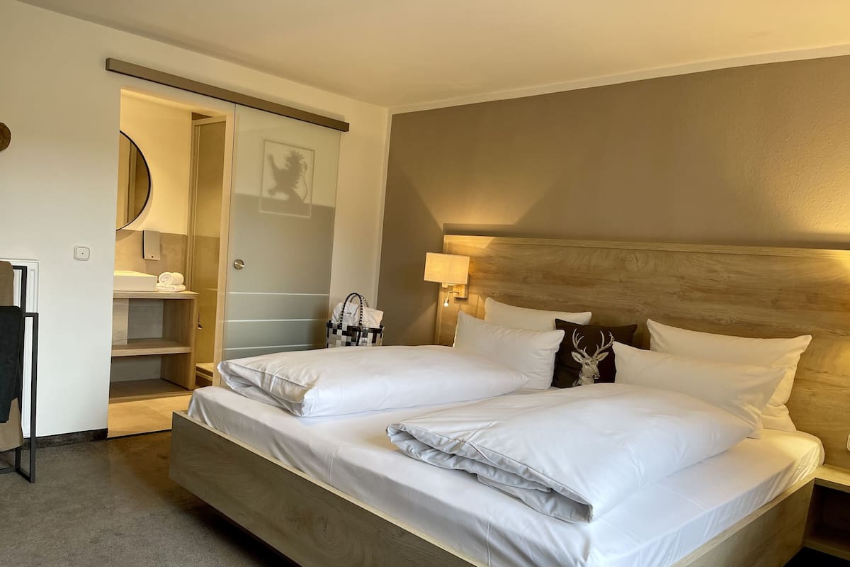 Comfort suite | 2 slaapkamers, luxe beddengoed, donzen dekbedden, een kluis op de kamer