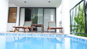3 indoor pools, outdoor pool, pool umbrellas, pool loungers - An Bang Seasnail Homestay (Da Nang)