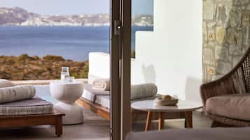 Family Suite with private pool and sea view | Terrace/patio