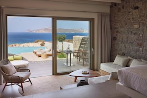 Honeymoon Suite with private pool and sea view | In-room safe, blackout curtains, soundproofing, iron/ironing board