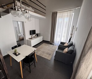 Quarto casal, vista para o mar | Frigobar, cofres nos quartos, escrivaninha