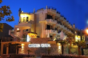 Front of property – evening/night - Imperial hotel (Kassandra)