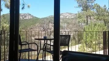 Cottage, Mountainside | Terrace/patio
