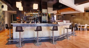 Bar (on property) - Hotel Apartamentos Dabarca (Pontevedra)
