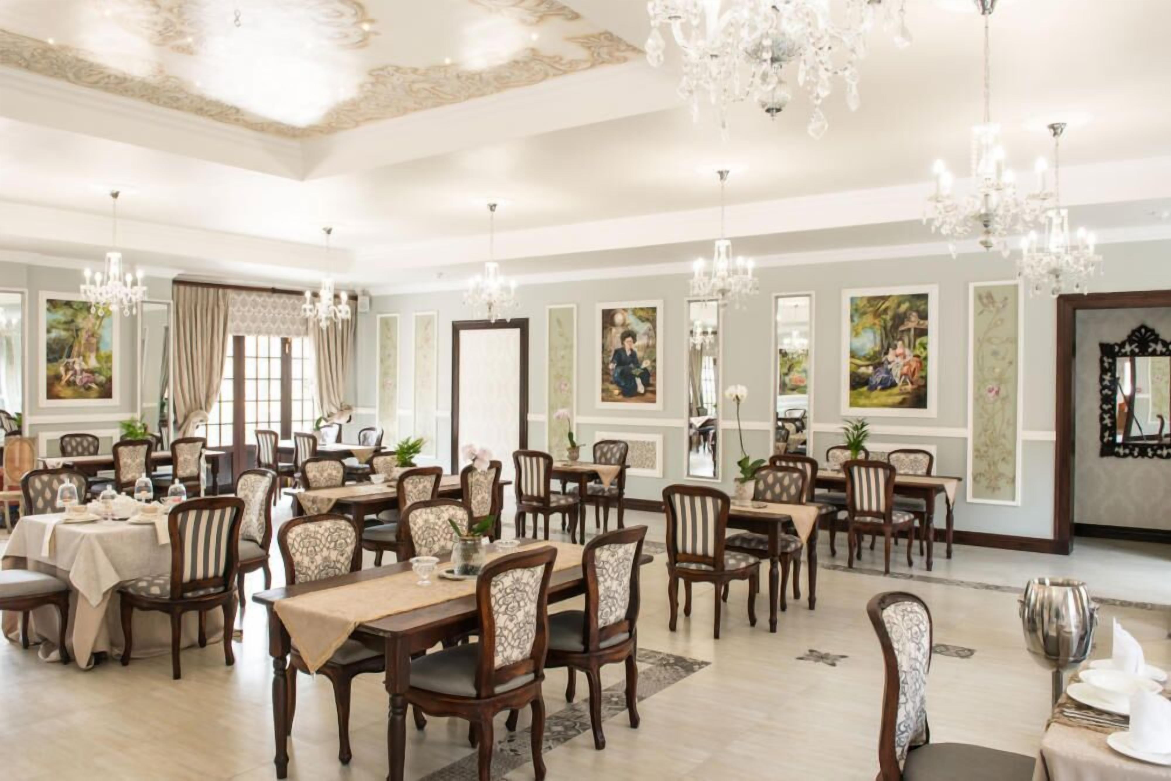 Breakfast, lunch, dinner served; Fusion cuisine, pool views 