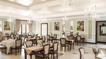 Breakfast, lunch, dinner served; Fusion cuisine, pool views