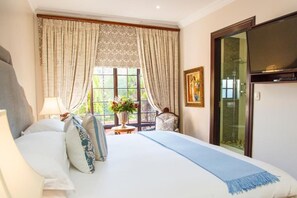 Deluxe Double or Twin Room | Premium bedding, down comforters, Tempur-Pedic beds, minibar