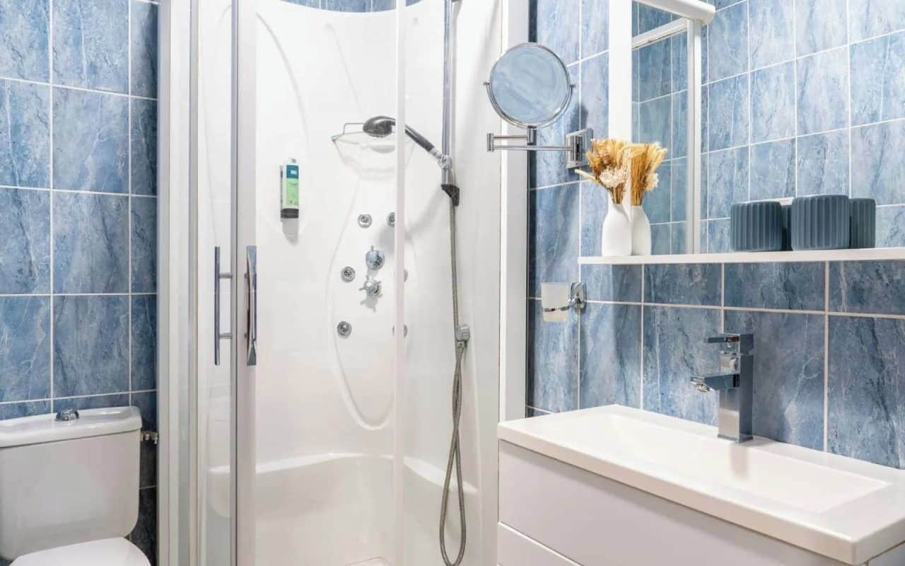 family room | bathroom | shower, free toiletries, hair dryer, towels