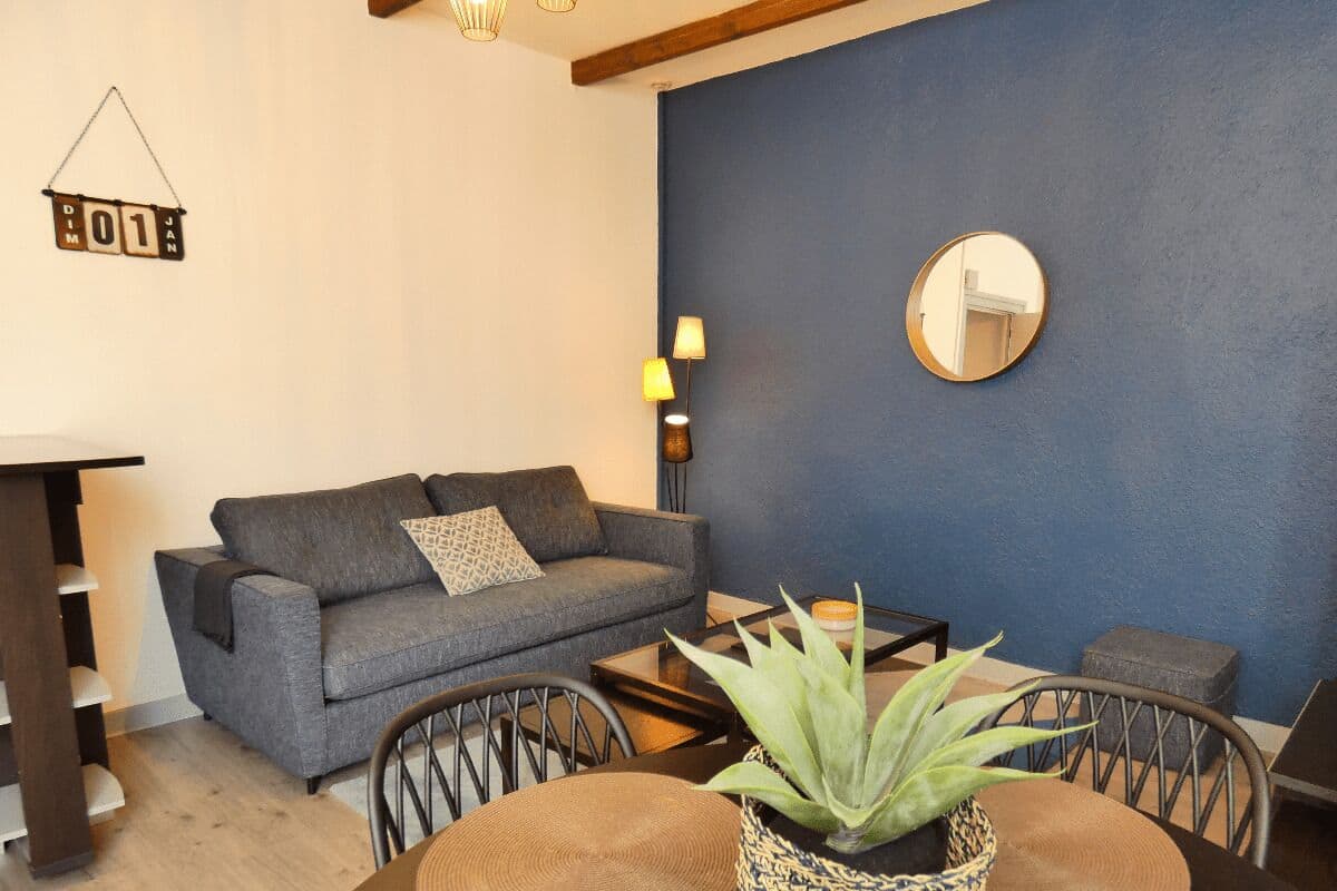 City Apartment | Living area