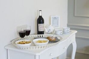 In-room dining - Ruins B&B (Ercolano)