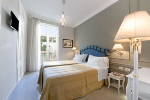 Superior-Doppel- oder -Zweibettzimmer | Hochwertige Bettwaren, Daunenbettdecken, Minibar, Zimmersafe