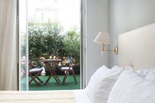 Doppia Classic | Biancheria da letto di alta qualità, copriletto in piuma, minibar