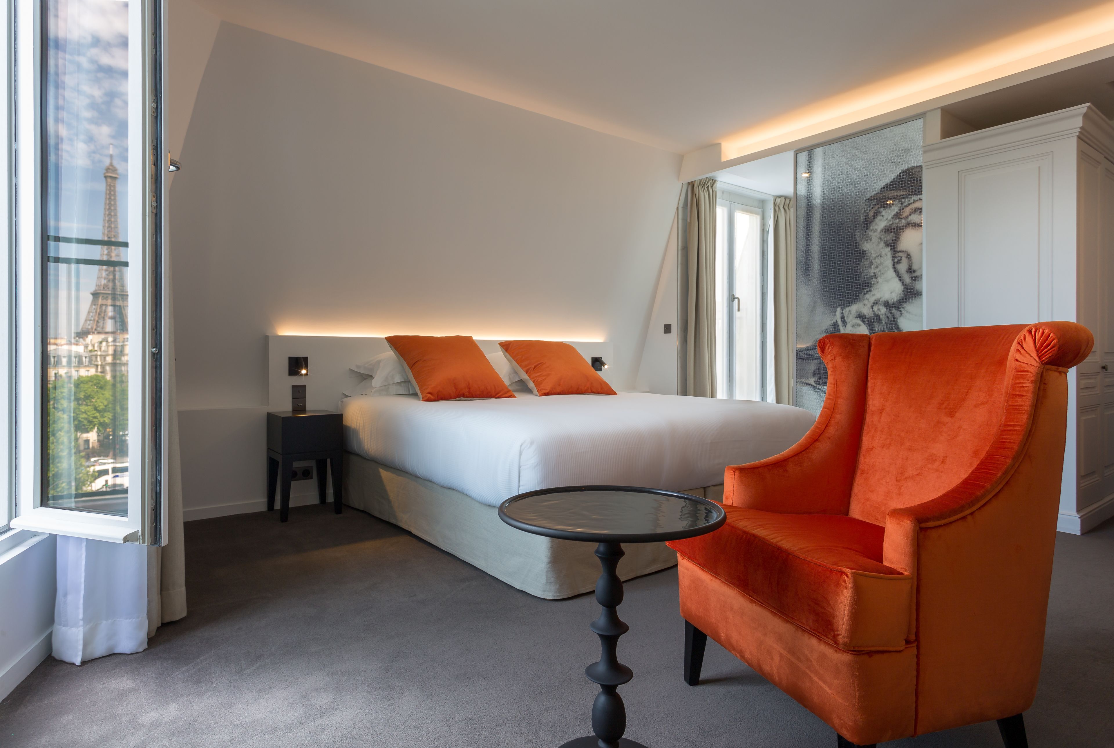 junior suite (royale), eiffel tower front view  | 1 bedroom, premium bedding, minibar, in-room safe