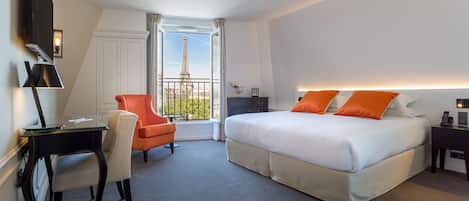Junior Suite (Royale), Eiffel Tower front view | 1 bedroom, premium bedding, minibar, in-room safe