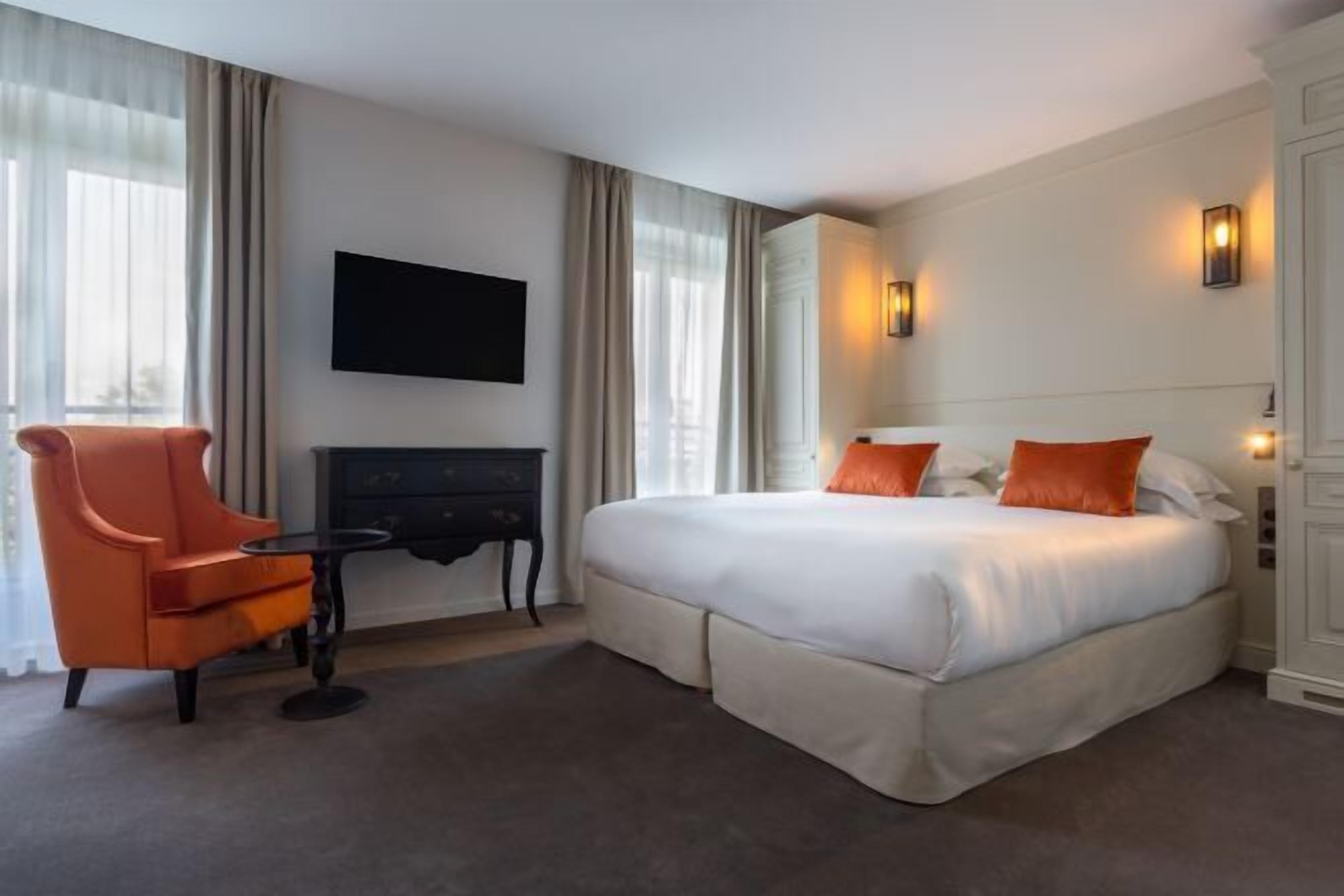 1 Schlafzimmer, hochwertige Bettwaren, Minibar, Zimmersafe