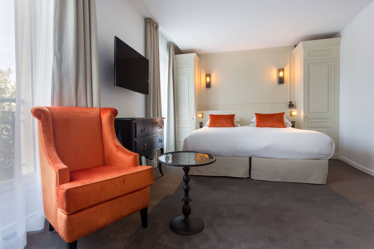 1 bedroom, premium bedding, minibar, in-room safe