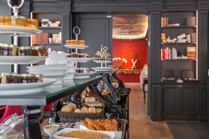 Desayuno buffet todos los días (con cargo)
