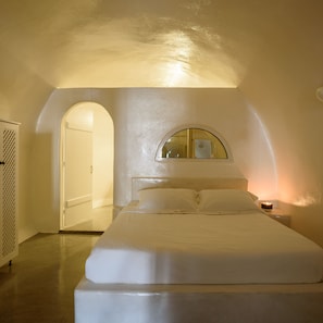 2 bedrooms, premium bedding, in-room safe, individually decorated