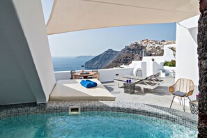 Luxury Villa, 3 Bedrooms, Sea View, With Outdoor Hot Tub and swimming pool | Jetted tub