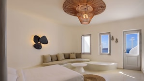 Luxury Villa, 3 Bedrooms, Sea View, With Outdoor Hot Tub and swimming pool | 고급 침구, 객실 내 금고, 노트북 작업 공간, 방음 설비