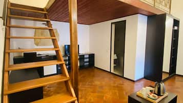 Minibar, in-room safe, desk, free WiFi