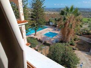 Ducha, secador de pelo, toallas