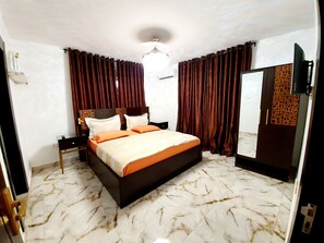 Sengetøy av topp kvalitet, dundyner og individuelt dekorert