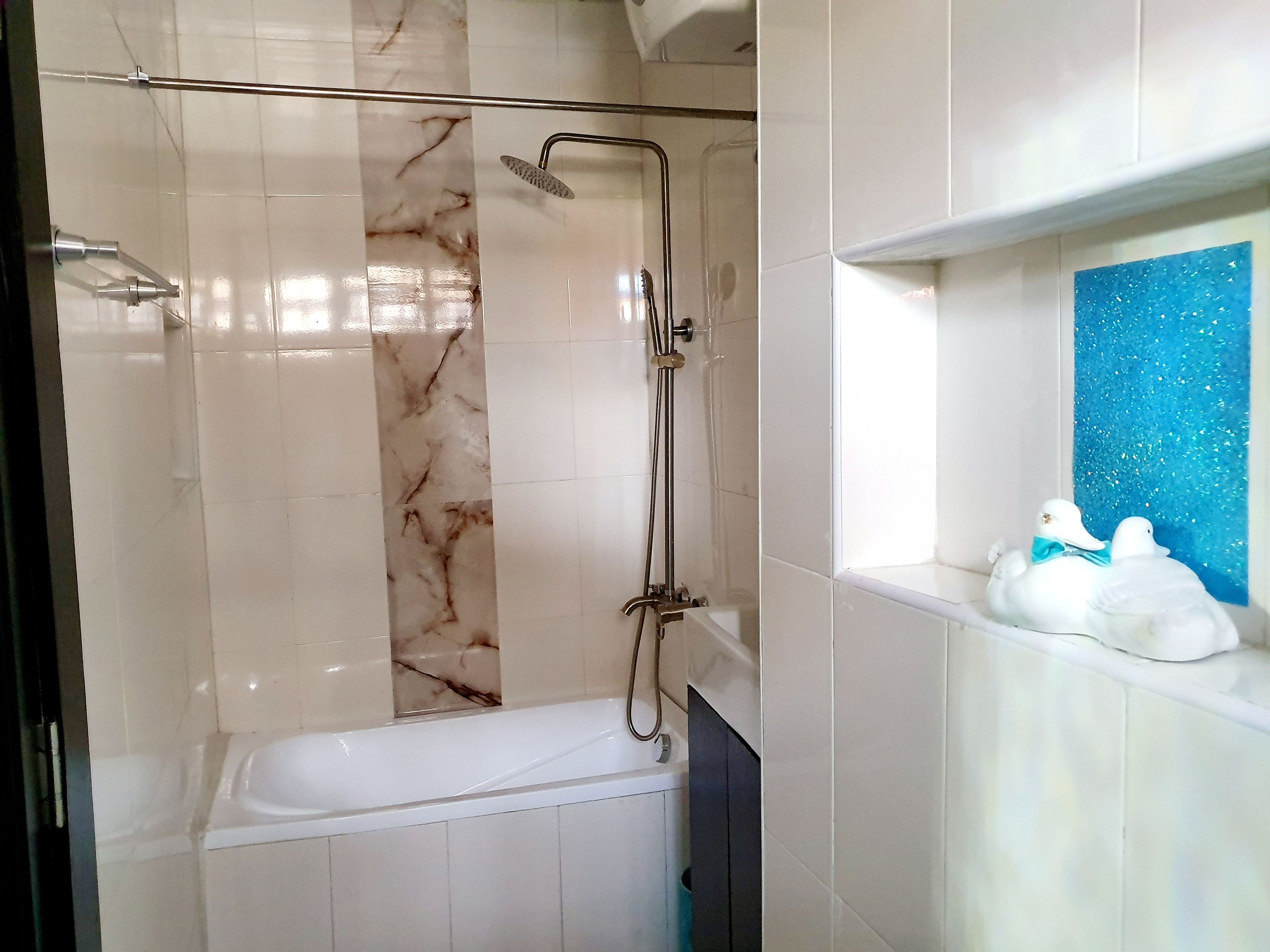 Toalettartikler (inkludert), bidé og håndklær