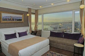 In-room safe, desk, soundproofing, free WiFi