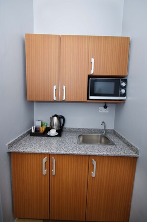Private kitchen - Prestige Suites (Accra)