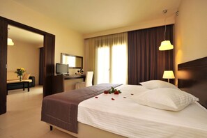 Double Room, Sea View | Minibar, in-room safe, desk, laptop workspace - Hotel Porto Plaza Beach Resort (Lemnos)