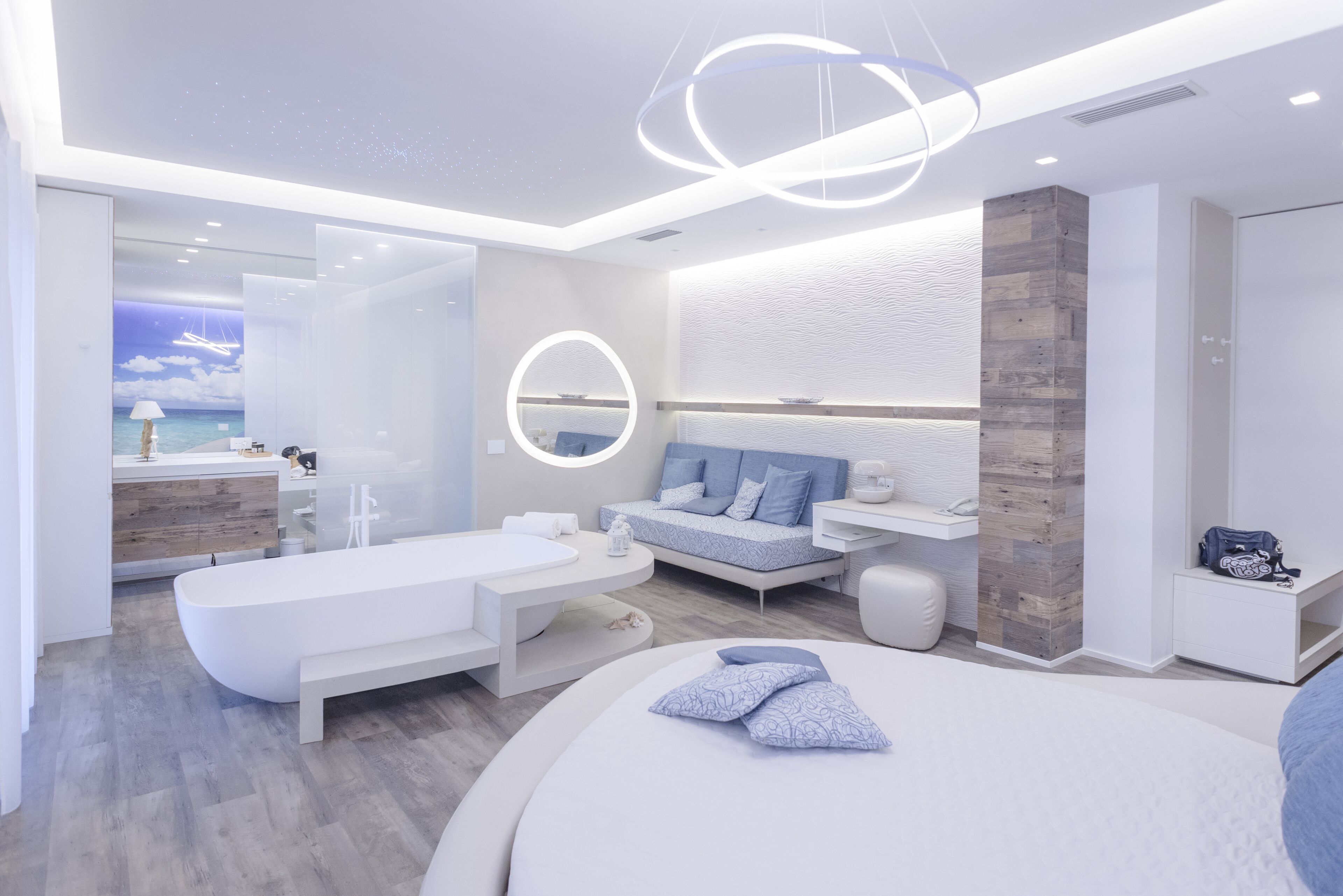 1 bedroom, minibar, in-room safe, desk