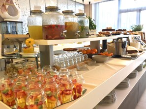 Daily buffet breakfast for a fee