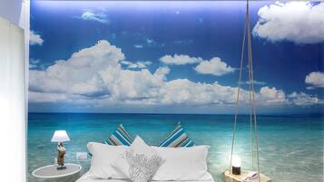 Minibar, coffres-forts dans les chambres, bureau, rideaux occultants