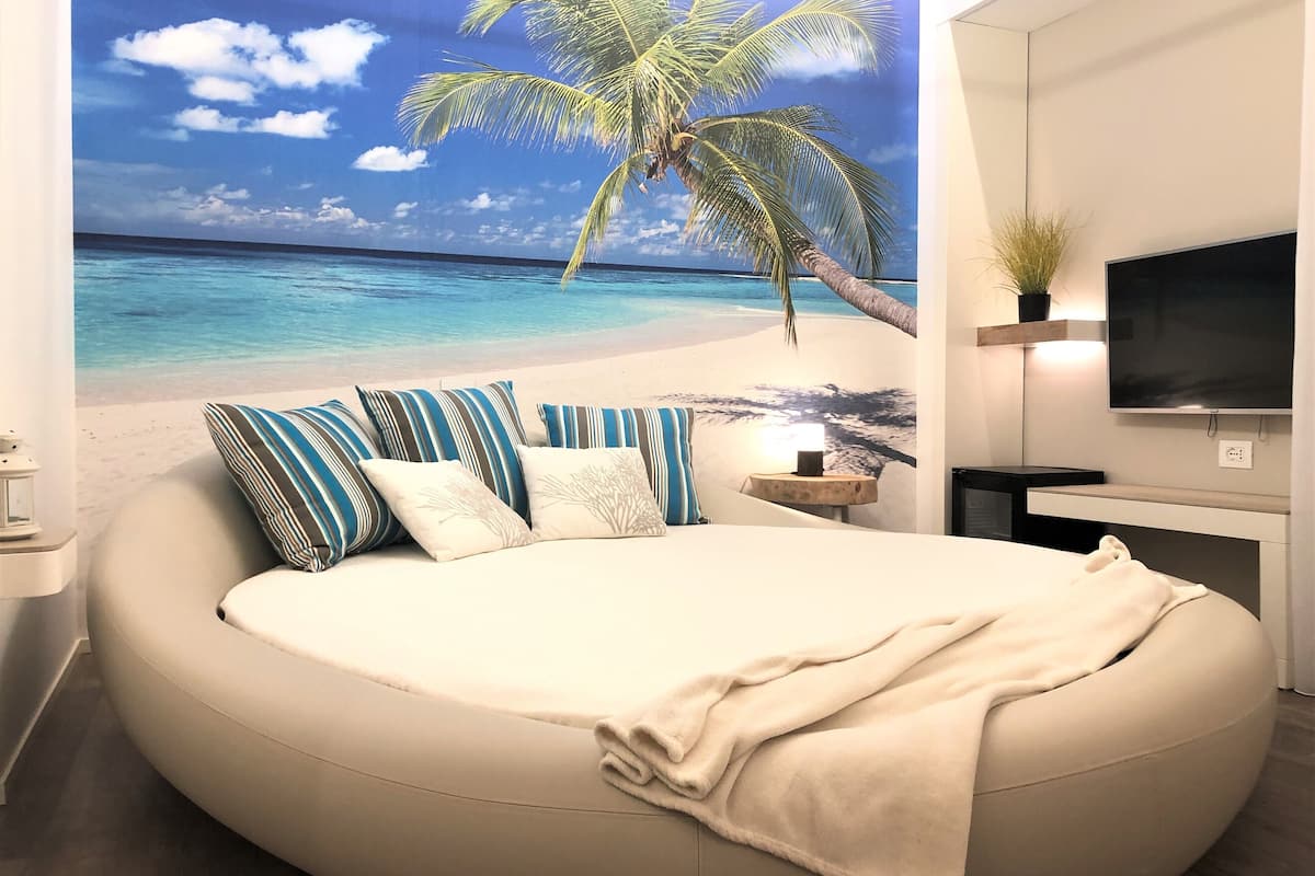 1 bedroom, minibar, in-room safe, desk