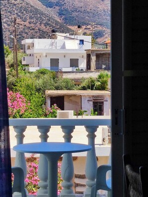 Apartamento, 2 quartos, vista para o mar | Terraço/pátio