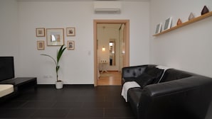 Comfort Apartment, 1 Bedroom, Terrace | Living room