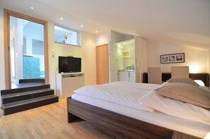 Superior Double Room, Partial Sea View