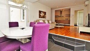 Deluxe Apartment, 2 Bedrooms, Terrace, Garden View