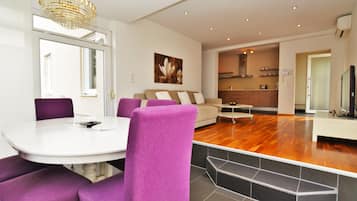 Deluxe Apartment, 2 Bedrooms, Terrace, Garden View | 1 bedroom, premium bedding, in-room safe, desk